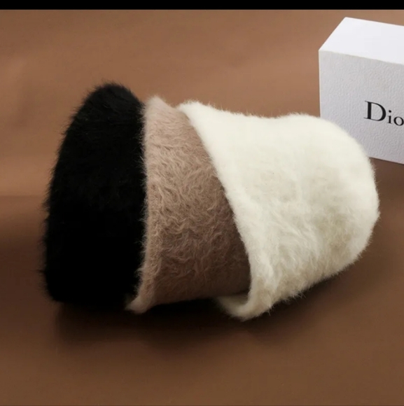 💰3/$30Faux Rabbit Fur Bucket Hat - Picture 8 of 10